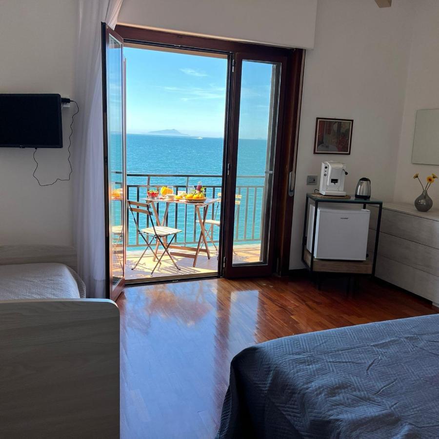 Vip Sul Mare Acomodação com café da manhã Castellammare di Stabia Exterior foto