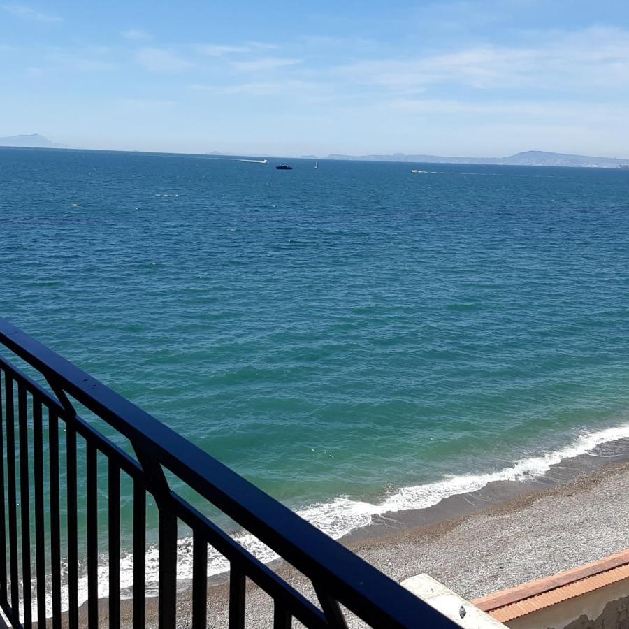 Vip Sul Mare Acomodação com café da manhã Castellammare di Stabia Exterior foto