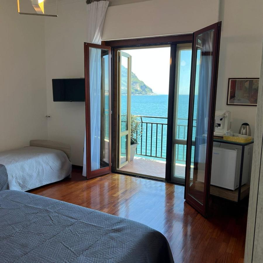 Vip Sul Mare Acomodação com café da manhã Castellammare di Stabia Exterior foto